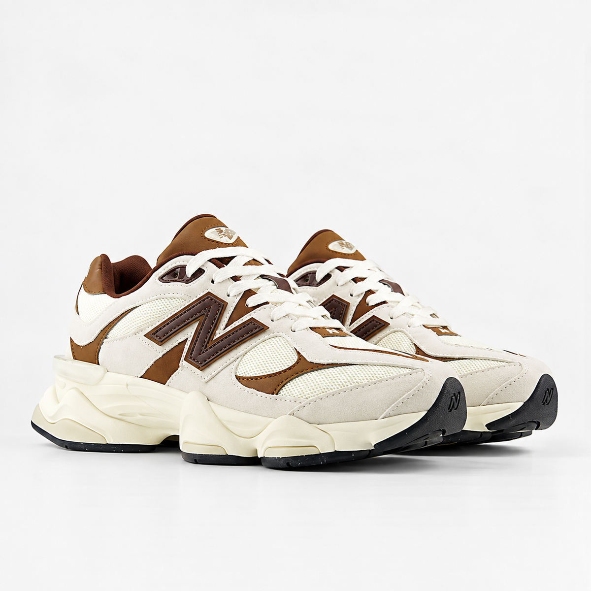 9060 Trainers Brown/White
